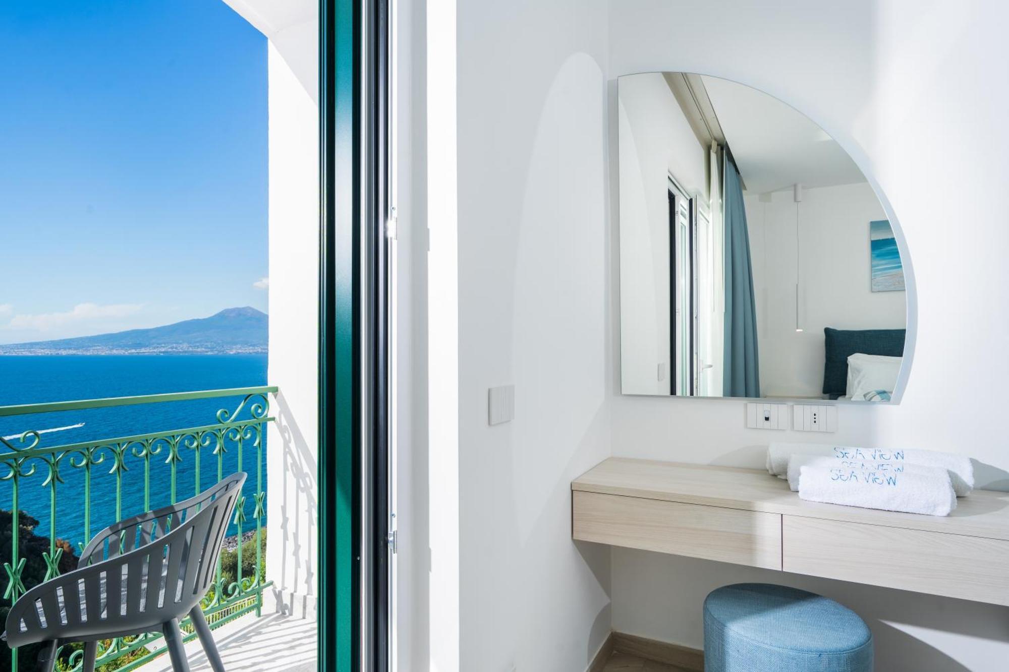 Sea View Deluxe Apartments Vico Equense Kültér fotó